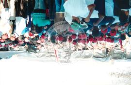 Mobilização em Brasília durante a Jornada Nacional "Acampamento Nacional Eldorado dos Carajás" (Brasília-DF, 03 set. 2001) [fotografia] / Fotógrafo(a) : Gildo Aguiar. -- Ref.: BR-SPMST_MST-SN-CIN_AMP_001918-014425-SJM.