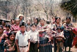 Ato público camponês (Guatemala, 1998) [fotografia] / Fotógrafo(a) : Mara. -- Ref.: BR-SPMST_MST-SN-CIN_AMP_001113-009186-RIT.