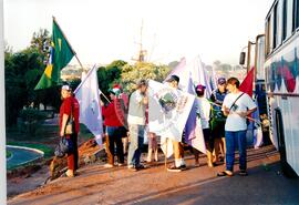 Chegada da Marcha Popular à Brasília (Brasília-DF, 07 out. 1999) [fotografia] / Fotógrafo(a) : Douglas Mansur. -- Ref.: BR-SPMST_MST-SN-CIN_AMP_001400-011229-MAC.