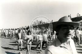 Protesto contra a violência da PM na "Fazenda Annoni" (Rio Grande do Sul, 19 out. 1986) [fotografia] / Fotógrafo(a) : Jussara Veron. -- Ref.: BR-SPMST_MST-SN-CIN_AMP_000454-002654-AMT.
