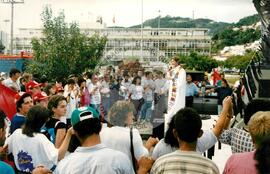 Culto ecumênico em Frente ao Tribunal de Justiça (Santa Catarina, 17 abr. 1988) [fotografia] / Fotógrafo(a) : Jaciel Borges. -- Ref.: BR-SPMST_MST-SN-CIN_AMP_000482-002810-AMT.