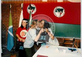 ENERA- Encontro Nacional de Educadores e Educadoras da Reforma Agrária, 1o (Distrito Federal (Brasil), jul. 1997) [fotografia] / Fotógrafo(a) : Douglas Mansur. -- Ref.: BR-SPMST_MST-SN-CIN_AMP_000960-007603-ENC.