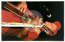 Semana Nacional de Cultura Brasileira e Reforma Agrária (Rio de Janeiro-RJ, 18 mar. 2002) [fotografia] / Fotógrafo(a) : Luciney Martins. -- Ref.: BR-SPMST_MST-SN-CIN_AMP_001823-013716-NDT.