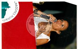 Semana Nacional de Cultura Brasileira e Reforma Agrária (Rio de Janeiro-RJ, 18 mar. 2002) [fotografia] / Fotógrafo(a) : Luciney Martins. -- Ref.: BR-SPMST_MST-SN-CIN_AMP_001823-013757-NDT.