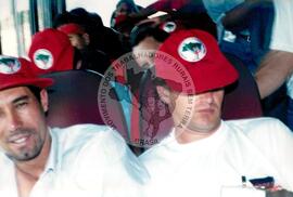 Delegação do MST em Cuba – 40º Aniversário da ANAP (Cuba, 15 mai. 1999) [fotografia] / Fotógrafo(a) : Nilton Viana. -- Ref.: BR-SPMST_MST-SN-CIN_AMP_001043-008402-RIT.