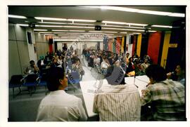 Debate no Sindicato dos Bancários (São Paulo (Estado), 30 abr. 1996) [fotografia] / Fotógrafo(a) : Douglas Mansur. -- Ref.: BR-SPMST_MST-SN-CIN_AMP_000676-003834-ARV.