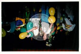 Mística de Abertura do Tribunal (Curitiba-PR, 02 mai. 2001) [fotografia] / Fotógrafo(a) : Douglas Mansur. -- Ref.: BR-SPMST_MST-SN-CIN_AMP_001917-014333-SJM.