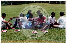 Plenária no Encontro Nacional de Militantes da Comunicação (Ribeirão Preto-SP, 02 dez. 2002) [fotografia] / Fotógrafo(a) : Leticia Barqueta. -- Ref.: BR-SPMST_MST-SN-CIN_AMP_000953-007579-ENC.