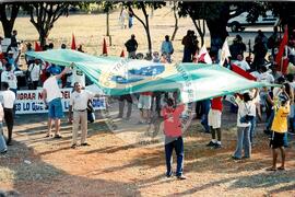 Entrega do resultado do plesbicito da ALCA atividades nacionais conjuntas (Distrito Federal (Brasil), 16 set. 2001) [fotografia] / Fotógrafo(a) : Gildo Aguiar. -- Ref.: BR-SPMST_MST-SN-CIN_AMP_000586-003323-AMT.