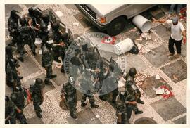 Mobilização (São Paulo-SP, 17 abr. 1988) [fotografia] / Fotógrafo(a) : Douglas Mansur. -- Ref.: BR-SPMST_MST-SN-CIN_AMP_000372-001846-AMT.