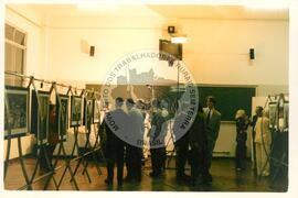 Lançamento da Exposição "Terra" (São Paulo (Estado), 10 abr. 1997) [fotografia] / Fotógrafo(a) : Douglas Mansur. -- Ref.: BR-SPMST_MST-SN-CIN_AMP_001030-008173-ELF.