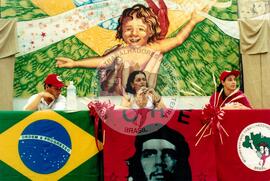 Curso sobre Realidade Brasileira para jovens do meio rural, 3o [com presença de] Bernadete [professora, Unesp] (Mato Grosso do Sul, 14 fev. 2001) [fotografia] / Fotógrafo(a) : Paulo Augusto. -- Ref.: BR-SPMST_MST-SN-CIN_AMP_001731-012813-PER.