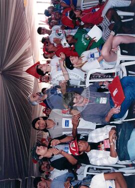 Chegada da Marcha Popular à Brasília (Brasília-DF, 07 out. 1999) [fotografia] / Fotógrafo(a) : Douglas Mansur. -- Ref.: BR-SPMST_MST-SN-CIN_AMP_001396-011001-MAC.