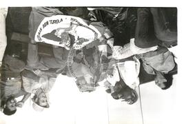 Ocupação do INCRA (Florianópolis-SC, 05 nov.) [fotografia] / Fotógrafo(a) : Luis Brigidp. -- Ref.: BR-SPMST_MST-SN-CIN_AMP_001844-014072-OCU.