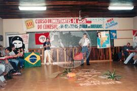 Curso de Militantes de Base do Conesul, 3o (Glória dos Dourados-MS, 02 a 05 mai.) [fotografia] / Fotógrafo(a) : Arquivo MST. -- Ref.: BR-SPMST_MST-SN-CIN_AMP_000863-005952-CUR.