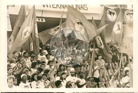 Congresso Nacional do MST, 2o (Distrito Federal (Brasil), 08 mai. 1990) [fotografia] / Fotógrafo(a) : Douglas Mansur ; Carlos Carvalho. -- Ref.: BR-SPMST_MST-SN-CIN_AMP_000703-004227-CGR.