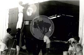 Assentamento "Fazenda Itapeva" do MST (Itapeva-SP, 1993) [fotografia] / Fotógrafo(a) : Débora Lerrer. -- Ref.: BR-SPMST_MST-SN-CIN_AMP_000346-001648-ASS.