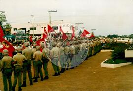 Manifestação (Dionísio Cerqueira-SC, 1989) [fotografia] / Fotógrafo(a) : Chiquinho. -- Ref.: BR-SPMST_MST-SN-CIN_AMP_000483-002813-AMT.