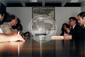 Embaixada brasileira no julgamento de José Rainha (Argentina, 1999) [fotografia] / Fotógrafo(a) : Carlos Calvo. -- Ref.: BR-SPMST_MST-SN-CIN_AMP_001091-008815-RIT.