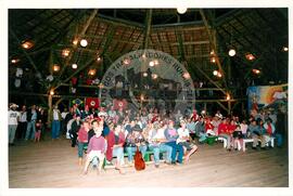 Acampamento "Parque Tropeiro" do MST (Curitiba-PR, 02 mai. 2001) [fotografia] / Fotógrafo(a) : Douglas Mansur. -- Ref.: BR-SPMST_MST-SN-CIN_AMP_000075-000619-ACP.