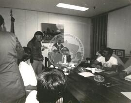 Audiência do MST com o Ministro Nelson Ribeiro MIRAD (Distrito Federal (Brasil), 19 ago. 1985) [fotografia] / Fotógrafo(a) : Eni Nantes da Cruz. -- Ref.: BR-SPMST_MST-SN-CIN_AMP_000622-003510-ARV.