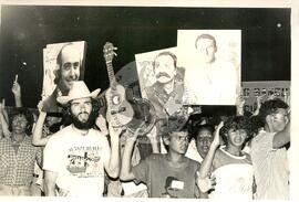 Romaria dos Mártires da Caminhada (São Félix-MT, 11 out. 1986) [fotografia] / Fotógrafo(a) : Douglas Mansur. -- Ref.: BR-SPMST_MST-SN-CIN_AMP_001957-015000-SPR.