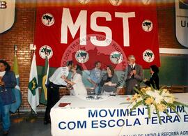 ENERA- Encontro Nacional de Educadores e Educadoras da Reforma Agrária, 1o (Distrito Federal (Brasil), jul. 1997) [fotografia] / Fotógrafo(a) : Douglas Mansur. -- Ref.: BR-SPMST_MST-SN-CIN_AMP_000960-007607-ENC.