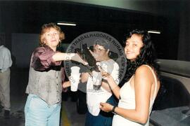 Lançamento da Exposição "Terra" (São Paulo (Estado), 10 abr. 1997) [fotografia] / Fotógrafo(a) : Douglas Mansur. -- Ref.: BR-SPMST_MST-SN-CIN_AMP_001030-008158-ELF.