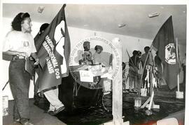 Encontro Nacional, 7o (Salvador-BA, dez. 1992) [fotografia] / Fotógrafo(a) : Douglas Mansur. -- Ref.: BR-SPMST_MST-SN-CIN_AMP_000994-007777-ENC.