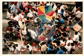Mobilização (São Paulo-SP, 17 abr. 1988) [fotografia] / Fotógrafo(a) : Douglas Mansur. -- Ref.: BR-SPMST_MST-SN-CIN_AMP_000373-001916-AMT.