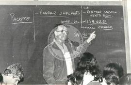 Wladimir Pomar [PT-SP, membro do Grupo de Política Agrária] (Mato Grosso do Sul, 23 mai. 1986) [fotografia] / Fotógrafo(a) : Milton Soares. -- Ref.: BR-SPMST_MST-SN-CIN_AMP_001723-012800-PER.