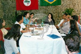 Encontro de estudantes da secretaria nacional com EDUCAFRO (São Paulo (Estado), abr. 2002) [fotografia] / Fotógrafo(a) : Leticia Barqueta. -- Ref.: BR-SPMST_MST-SN-CIN_AMP_000673-003823-ARV.