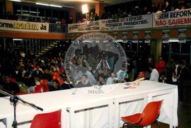 Vigília pela Reforma Agrária no Sindicato dos Metalúrgicos (São Bernardo do Campo-SP, 25 abr. 1992) [fotografia] / Fotógrafo(a) : Arquivo MST. -- Ref.: BR-SPMST_MST-SN-CIN_AMP_000382-002025-AMT.