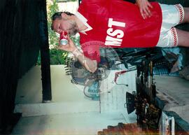 Partida de futebol entre o time do MST e do Chico Buarque (Rio de Janeiro (Estado), mar. 2000) [fotografia] / Fotógrafo(a) : Maysa Mendonça. -- Ref.: BR-SPMST_MST-SN-CIN_AMP_000805-005233-CUL.