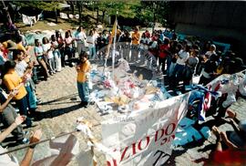 Encontro Nacional de Secretarias, 1o (Cajamar-SP, jun. 2000) [fotografia] / Fotógrafo(a) : Arquivo MST. -- Ref.: BR-SPMST_MST-SN-CIN_AMP_000925-007160-ENC.