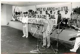 Encontro Nacional, 7o (Salvador-BA, dez. 1992) [fotografia] / Fotógrafo(a) : Douglas Mansur. -- Ref.: BR-SPMST_MST-SN-CIN_AMP_000994-007800-ENC.