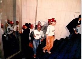 Audiência do MST (Brasília-DF, abr. 1997) [fotografia] / Fotógrafo(a) : Arquivo MST. -- Ref.: BR-SPMST_MST-SN-CIN_AMP_000637-003619-ARV.