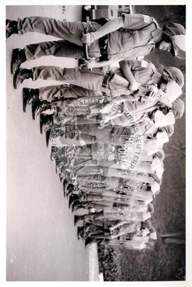 Greve na Ford (São Bernardo do Campo-SP, 1990) [fotografia] / Fotógrafo(a) : Roberto Parizotti. -- Ref.: BR-SPMST_MST-SN-CIN_AMP_000377-001973-AMT.