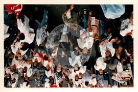 Mobilização (São Paulo-SP, 17 abr. 1988) [fotografia] / Fotógrafo(a) : Douglas Mansur. -- Ref.: BR-SPMST_MST-SN-CIN_AMP_000373-001873-AMT.