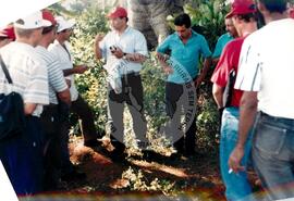 Delegação do MST em Cuba - 40º Aniversário da ANAP (Cuba, 15 mai. 1999) [fotografia] / Fotógrafo(a) : Nilton Viana. -- Ref.: BR-SPMST_MST-SN-CIN_AMP_001042-008362-RIT.