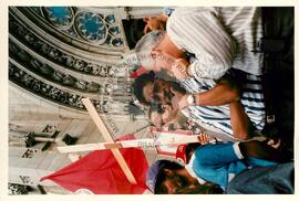 Mobilização (São Paulo-SP, 17 abr. 1988) [fotografia] / Fotógrafo(a) : Douglas Mansur. -- Ref.: BR-SPMST_MST-SN-CIN_AMP_000373-001898-AMT.