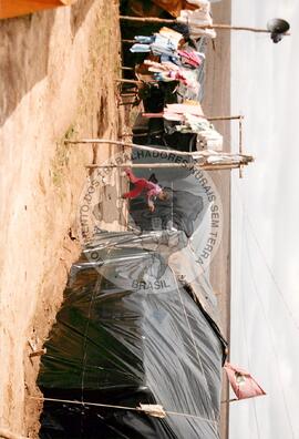 Desocupação em Júlio Castilho/Ocupação Fazenda Annoni (Rio Grande do Sul, [sem data]) [fotografia] / Fotógrafo(a) : Arquivo MST ; Daniel Andrade. -- Ref.: BR-SPMST_MST-SN-CIN_AMP_001779-012925-VPP.