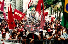Manifestação (São Paulo-SP, [sem data]) [fotografia] / Fotógrafo(a) : Arquivo MST. -- Ref.: BR-SPMST_MST-SN-CIN_AMP_000410-002397-AMT.