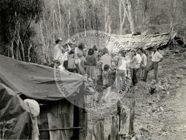 Assentamento "Derrubada" do MST (Ponte Serrada-SC, jan. 1986) [fotografia] / Fotógrafo(a) : Milton Soares. -- Ref.: BR-SPMST_MST-SN-CIN_AMP_000190-001334-ASS.