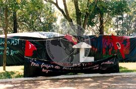 Festival da Reforma Agrária, 1o (Palmeiras das Missões-RS, 04 fev. 1999) [fotografia] / Fotógrafo(a) : Claudio Foschiera. -- Ref.: BR-SPMST_MST-SN-CIN_AMP_000806-005260-CUL.