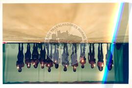 Mística de Abertura do Tribunal (Curitiba-PR, 02 mai. 2001) [fotografia] / Fotógrafo(a) : Douglas Mansur. -- Ref.: BR-SPMST_MST-SN-CIN_AMP_001917-014342-SJM.