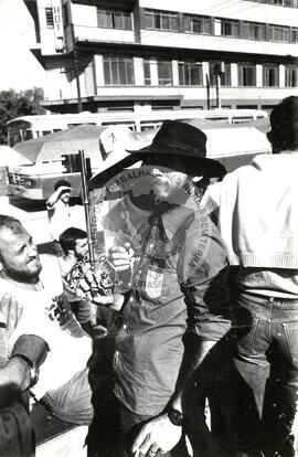 Romaria dos Mártires da Caminhada (São Félix-MT, 11 out. 1986) [fotografia] / Fotógrafo(a) : Douglas Mansur. -- Ref.: BR-SPMST_MST-SN-CIN_AMP_001957-014987-SPR.