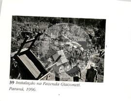 Ocupação Fazenda Giacometti (Rio Bonito do Iguaçu-PR, 17 abr. 1996) [fotografia] / Fotógrafo(a) : Douglas Mansur ; Montse Poblet ; [sem autoria]. -- Ref.: BR-SPMST_MST-SN-CIN_AMP_001854-014120-OCU.