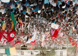 Manifestação pró Impechment - UNE E CUT (São Paulo (Estado), 25 ago. 1992) [fotografia] / Fotógrafo(a) : Juan Pezzeto. -- Ref.: BR-SPMST_MST-SN-CIN_AMP_000384-002110-AMT.