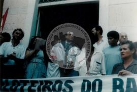 Ato em prol da reforma agrária e contra a violência no campo (Alagoas, 05 dez. 1995) [fotografia] / Fotógrafo(a) : Arquivo MST. -- Ref.: BR-SPMST_MST-SN-CIN_AMP_000496-002878-AMT.